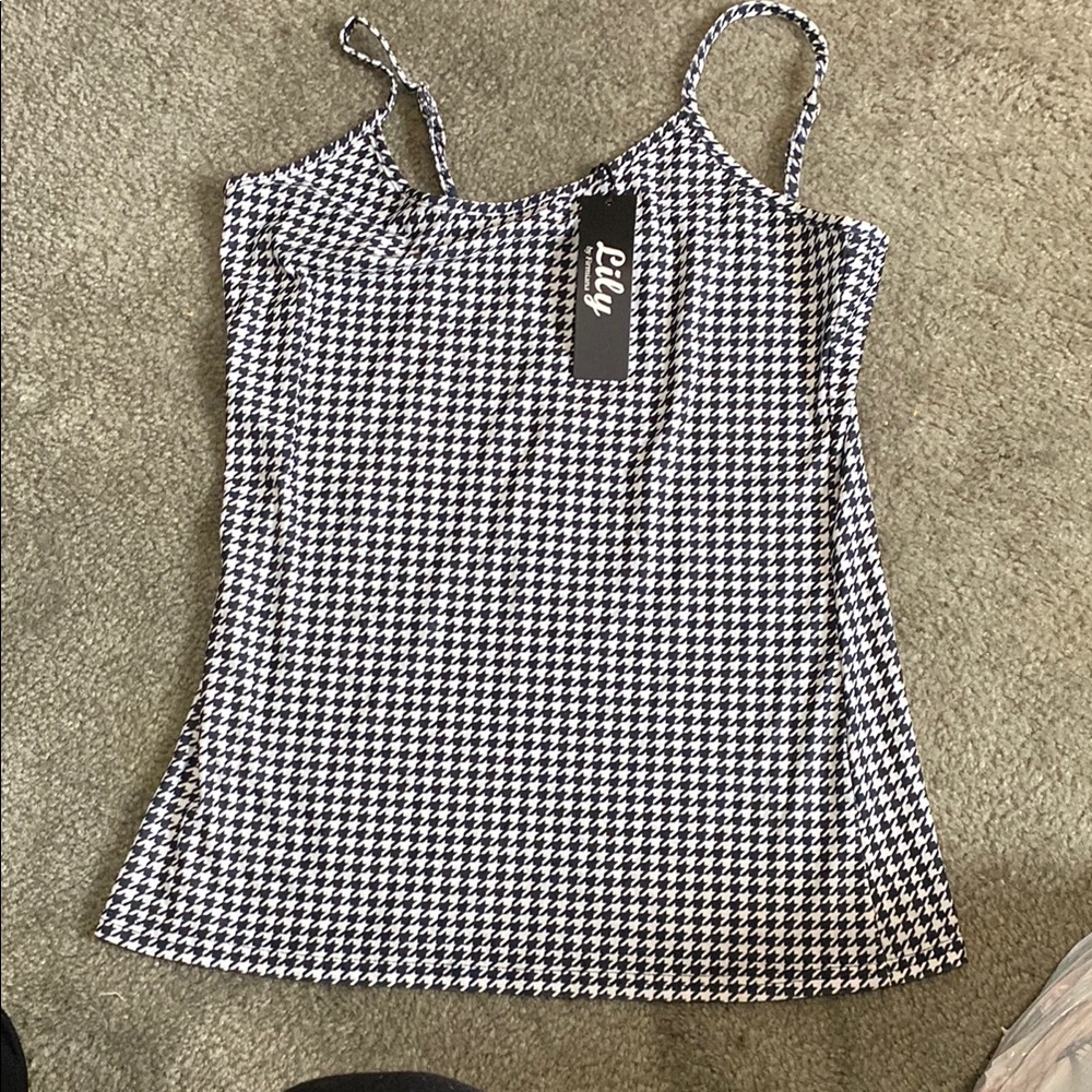 Chic Black and White Houndstooth Top